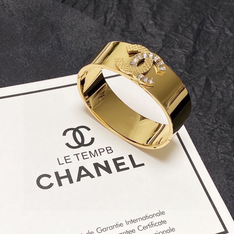 Ch**el bracelets
